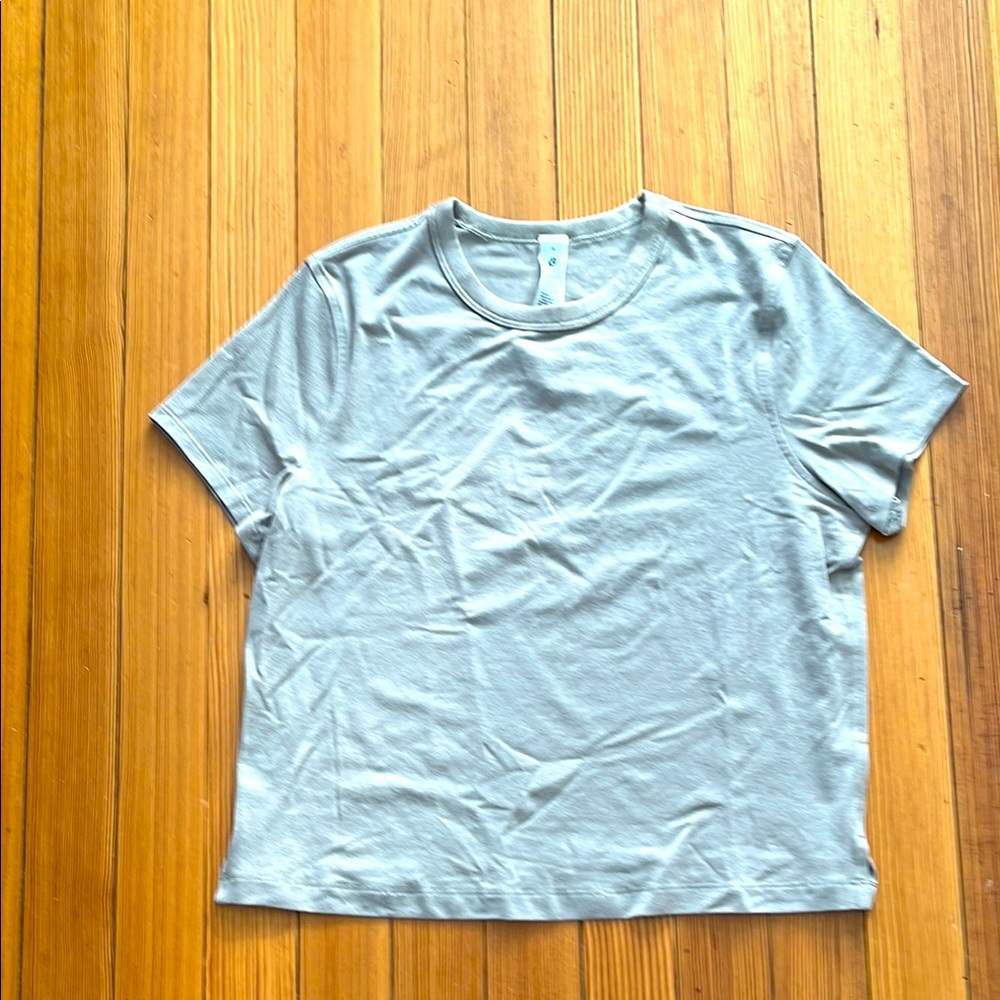 Lululemon tee shirt.  New without tags
